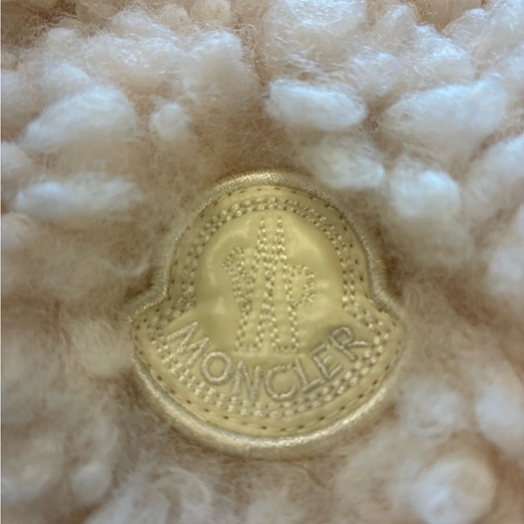 Stunning teddy Moncler down cream puffer vest! - Picture 15 of 15